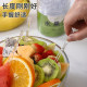 The disposable fruit fork is round and burr-free, making it easy to take out.