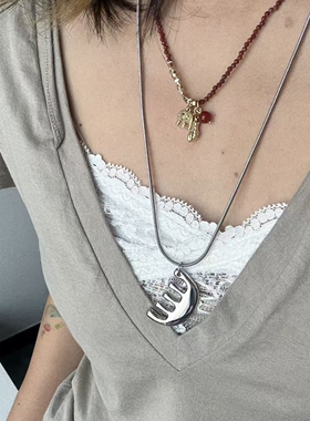 新款复古潮流不规则梳子形吊坠项链小众设计轻奢复古高级毛衣链