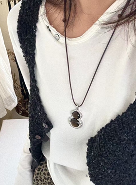 复古简约百搭黑绳葫芦吊坠项链小众设计高级感时髦长款毛衣链女