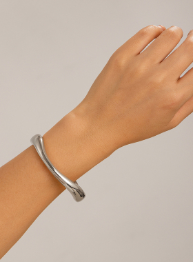 弹簧式不规则线条光面手镯女 2026夏季新潮时尚个性网红INS风手饰