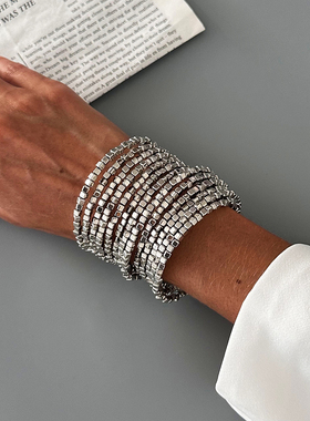 多层盘绕CCB正方体手镯女2025欧美新潮夸张时尚模特T台走秀配饰品