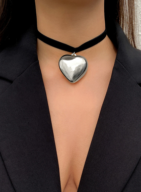 优雅时尚植绒布桃心项链