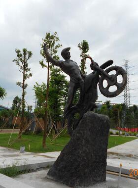 承接铸铜名人全身像步行街广场运动人物造型雕塑摆件户外景观装饰