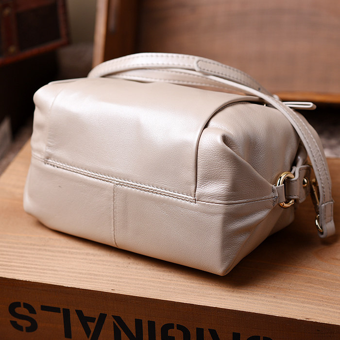 欧美春夏新款简约百搭波士顿枕头包 初薇原创 名品淘淘的小屋十年品质店女士包袋