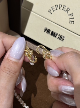 辣椒派法式复古巴洛克珍珠马蹄扣长款毛衣链项链女轻奢小众设计