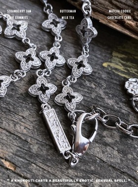 新年饰品新款宝家高定电白色镂空四叶草项链女气质感轻奢做旧街头