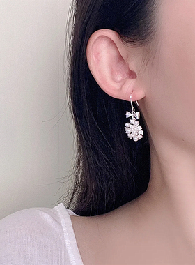 蝴蝶结闪锆珍珠花耳钩