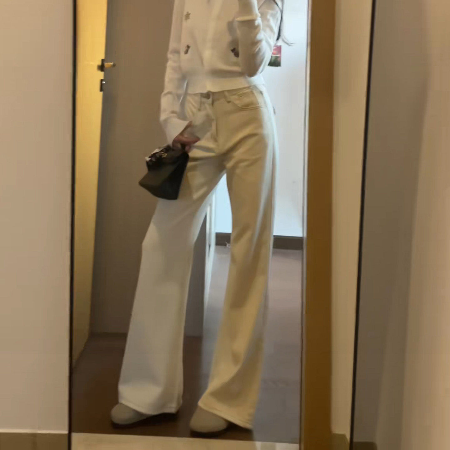 PLER白色加绒加厚不贴腿微喇叭裤女牛仔裤2025高腰窄版阔腿拖地裤,淘宝优惠券,粉丝福利购,淘宝优惠卷