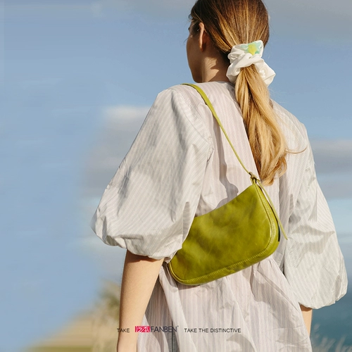 Небольшая дизайнерская сумка подмышку, сумка на одно плечо, коллекция 2021