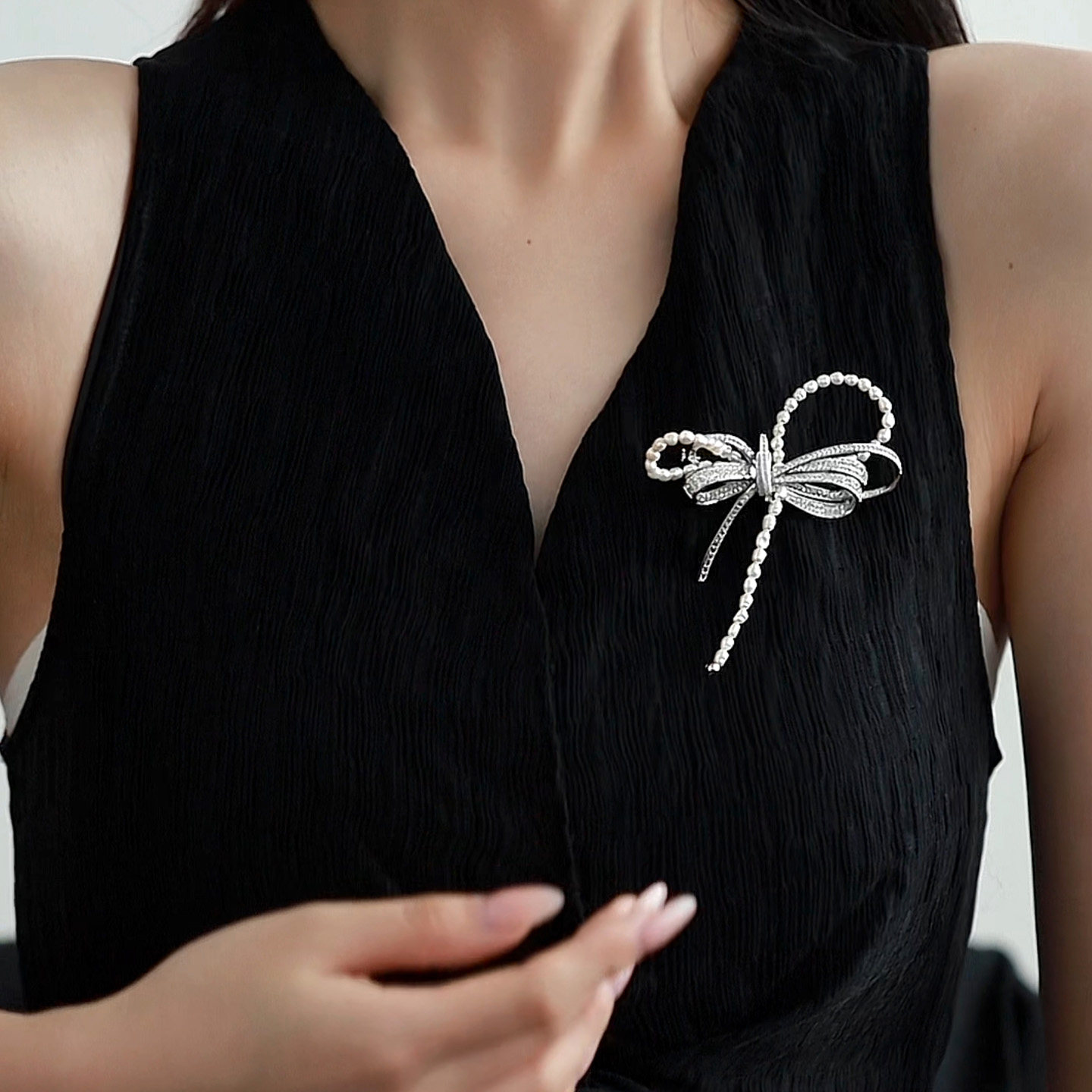 【香榭】天然淡水异形keshi珠胸针女款 法式小香风蝴蝶结珍珠胸饰,淘宝优惠券,粉丝福利购,淘宝优惠卷