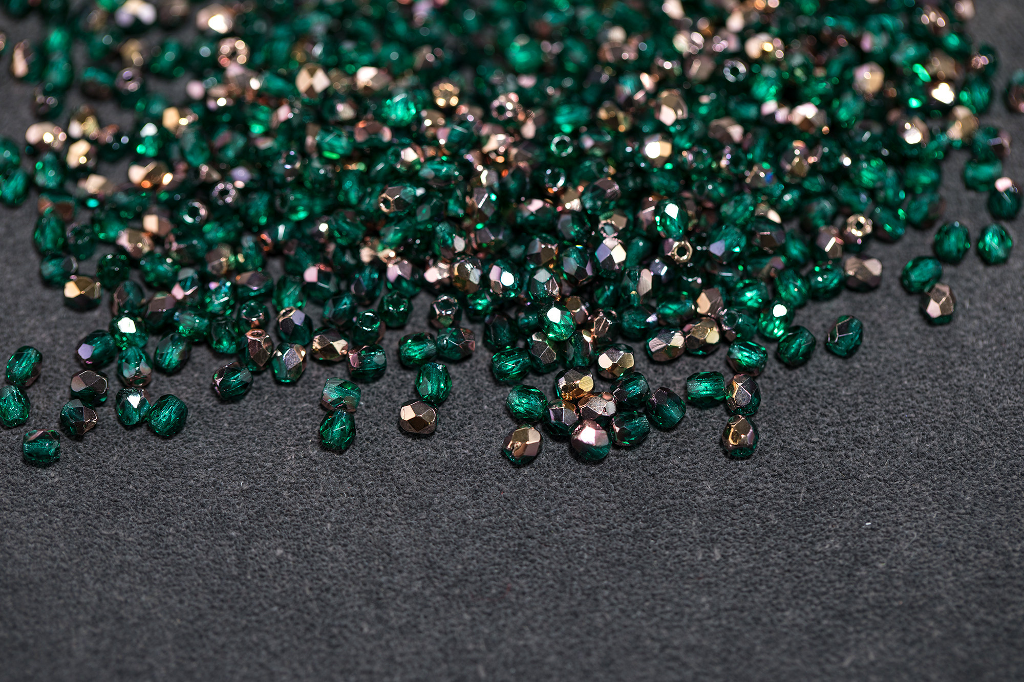 3mm火磨珠100颗 复古铜祖母绿捷克进口水晶珠火光枣珠散珠手链diy,淘宝优惠券,粉丝福利购,淘宝优惠卷