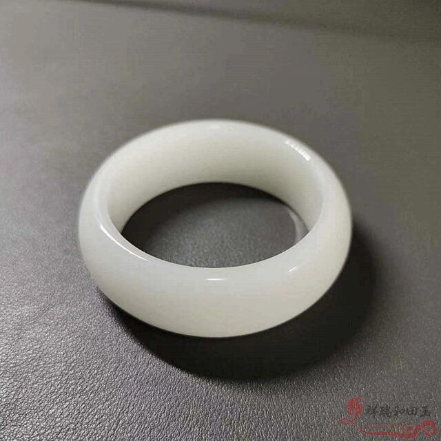 Natural widened Hetian jade mutton fat white jade bracelet gift