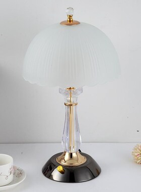Simple modern bedroom bedside table lamp1欧式创意时尚床头灯