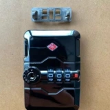 Универсальный чемодан, замок, аксессуары