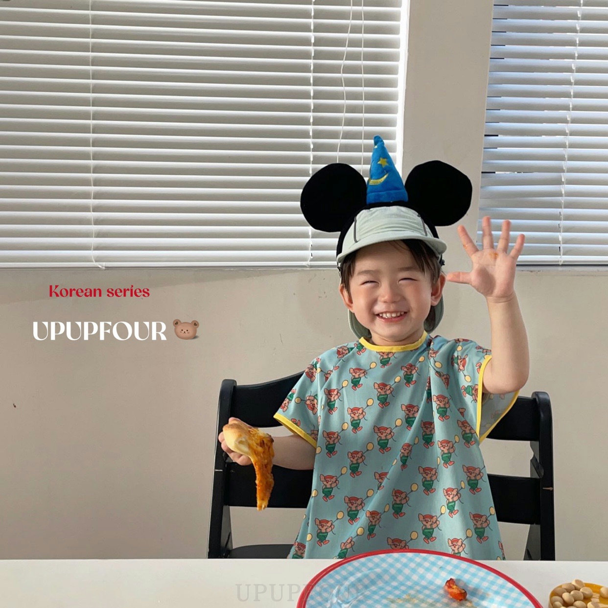 upupfour原创韩国ins宝宝吃饭防脏神器罩衣餐椅围兜可放吸盘碗,淘宝优惠券,粉丝福利购,淘宝优惠卷