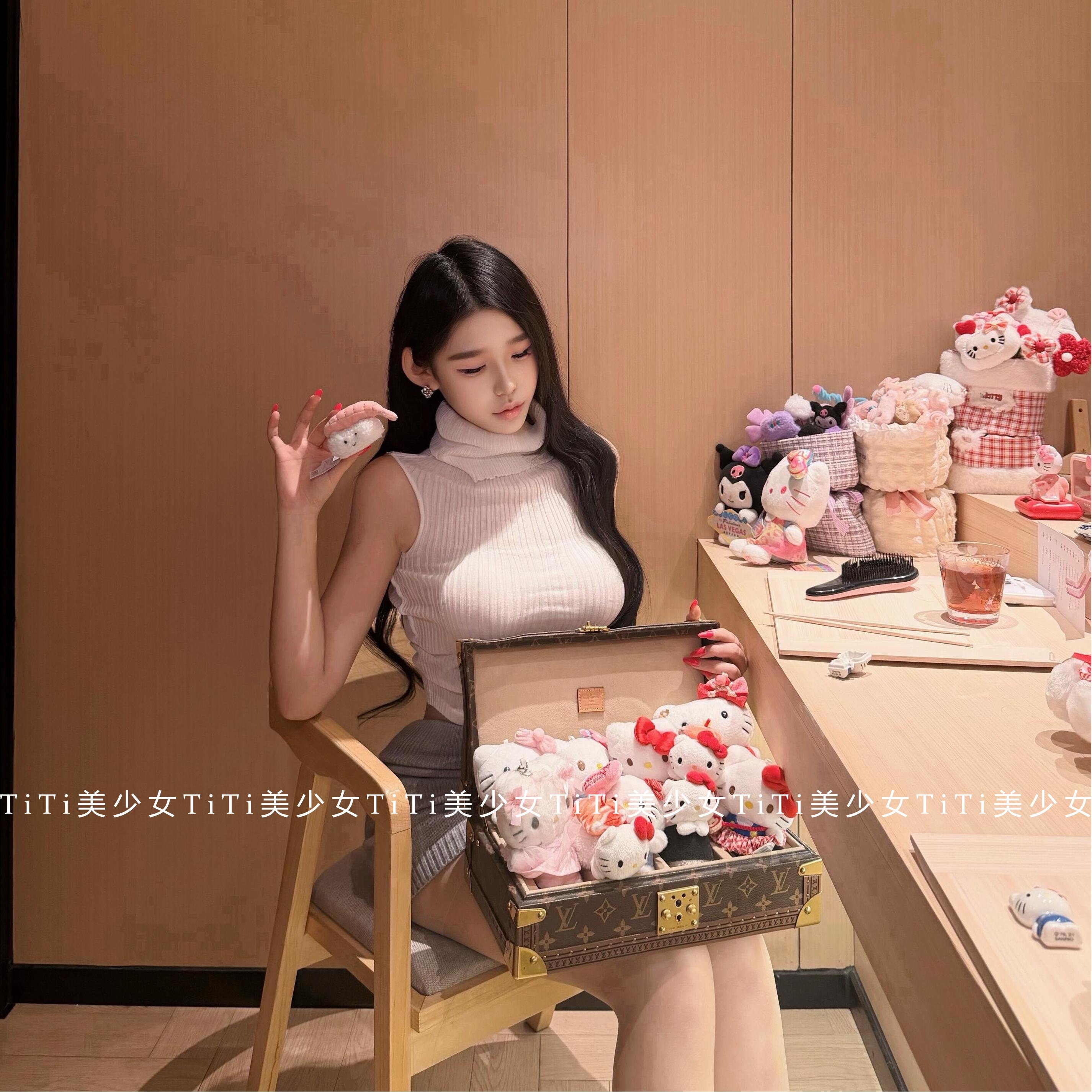 【TiTi美少女】性感新款百褶高领显胸大舒适针织背心女上衣打底衫,淘宝优惠券,粉丝福利购,淘宝优惠卷