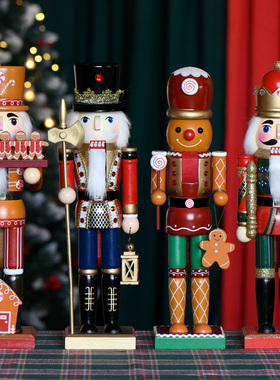 圣诞节摆放士兵胡桃夹子情侣桌面