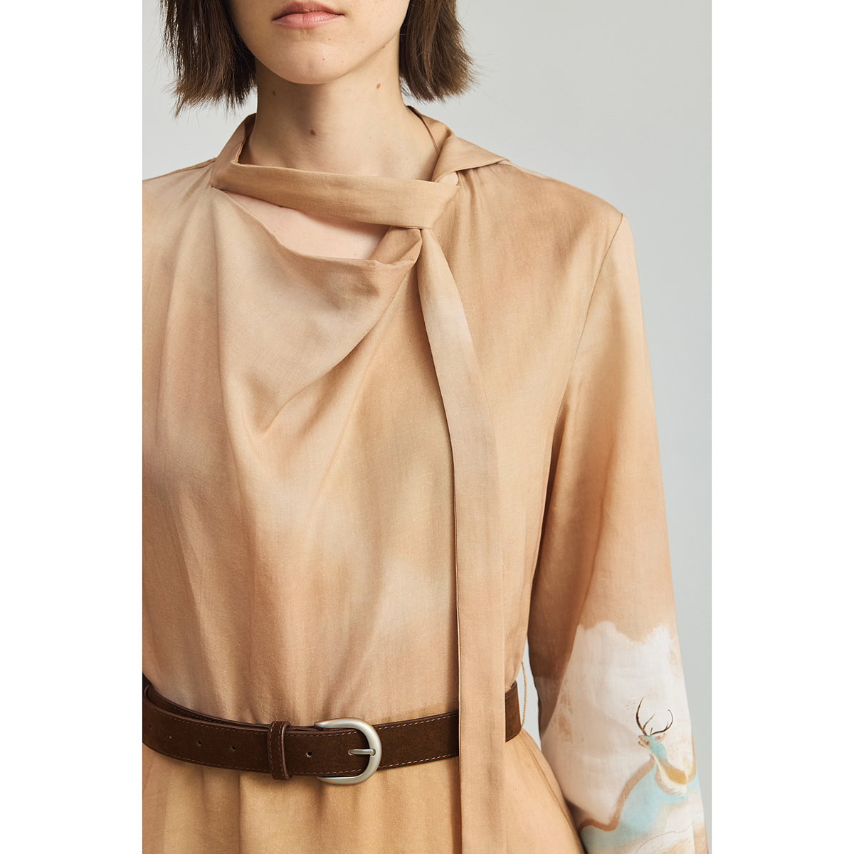 敦煌系列LILY2025新款莱赛尔亚麻荡领飘带复古印花收腰连衣裙女,淘宝优惠券,粉丝福利购,淘宝优惠卷