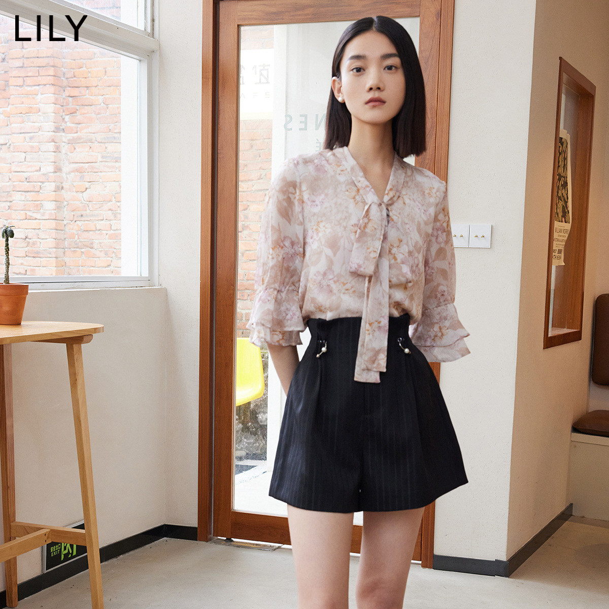  LILY蕾丝衫/雪纺衫