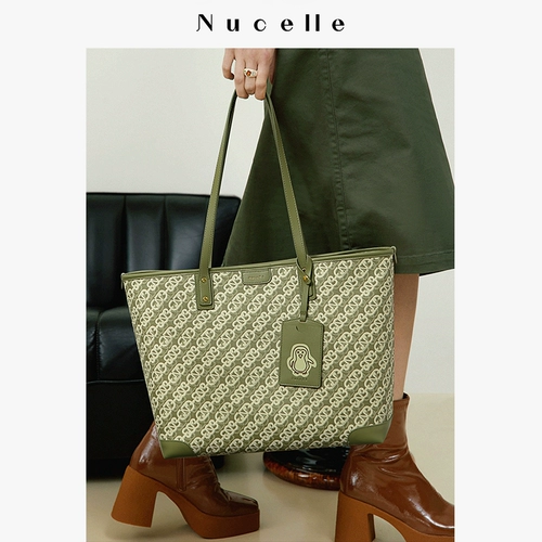 Вместительная и большая оригинальная сумка на одно плечо, коллекция 2023, из натуральной кожи