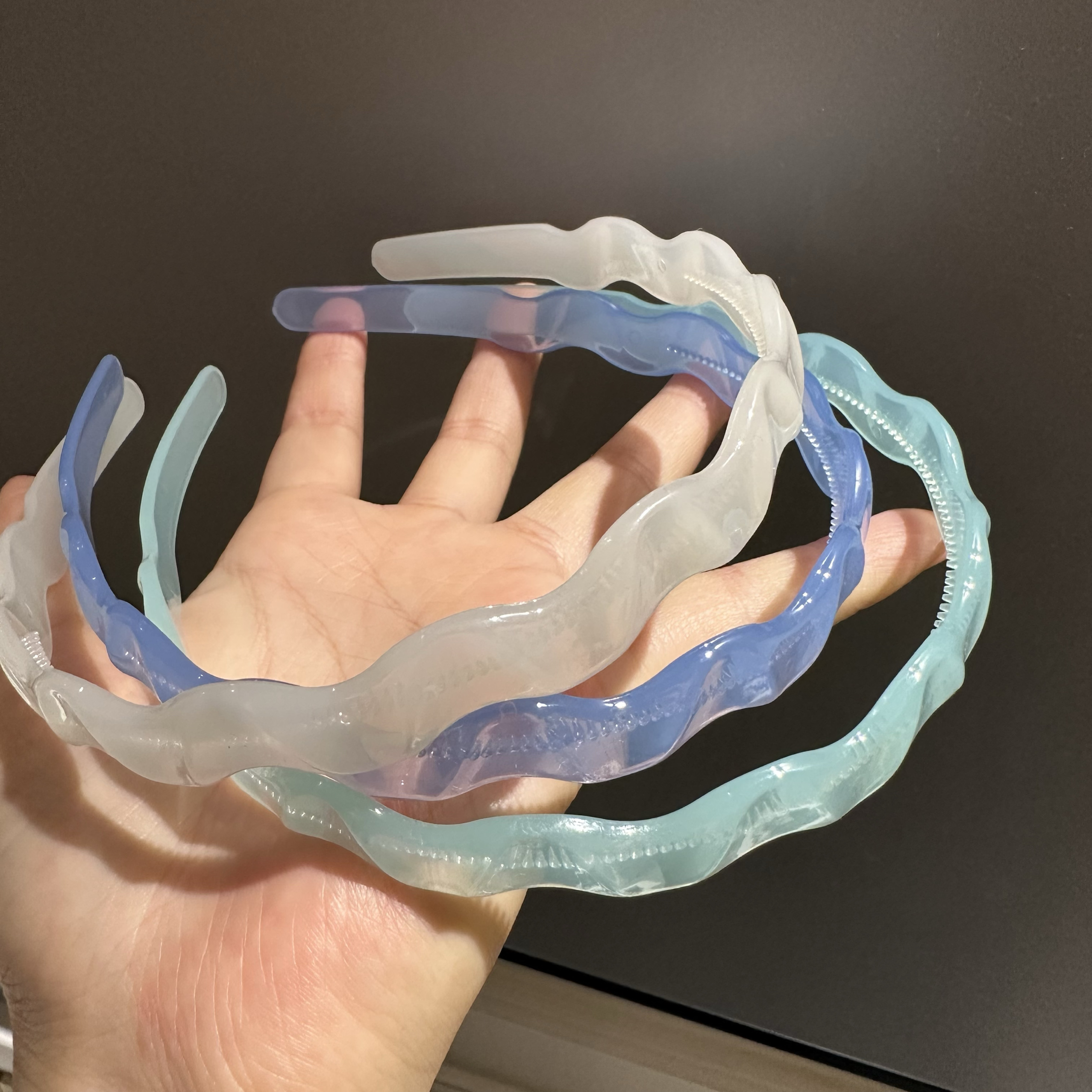 可爱透明果冻色带齿防滑波浪发箍洗脸压头箍外出百搭简约发卡头饰 - 图1
