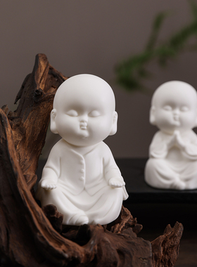 白瓷小和尚人物摆件小沙弥