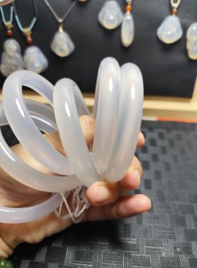 天然玛瑙 纯天然白月光玛瑙手镯女款荔枝冻玉髓冰种正品镯高冰透
