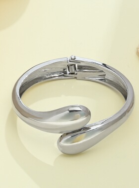 Snake-shaped bracelet手环轻奢开口蛇形手镯个性感手链手饰厂家