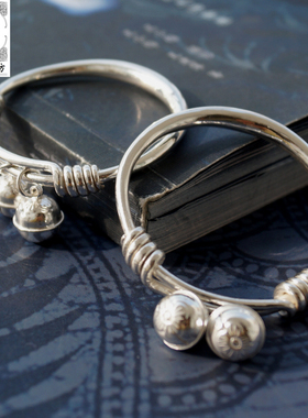 苗乡风光面足银绕丝订做手镯