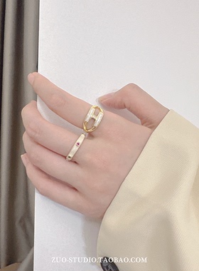 女冷淡风彩色滴釉锆石H贝壳戒指