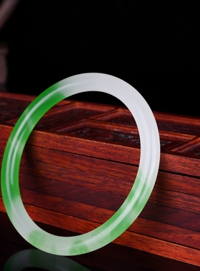 翡翠细圆手镯正圆飘花玉镯子