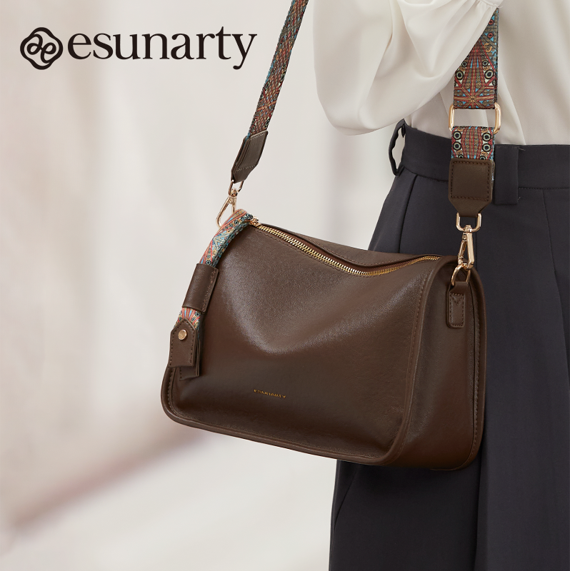 真皮枕头包女式2025新款复古大容量波士顿斜挎包女款单肩包秋冬季,淘宝优惠券,粉丝福利购,淘宝优惠卷