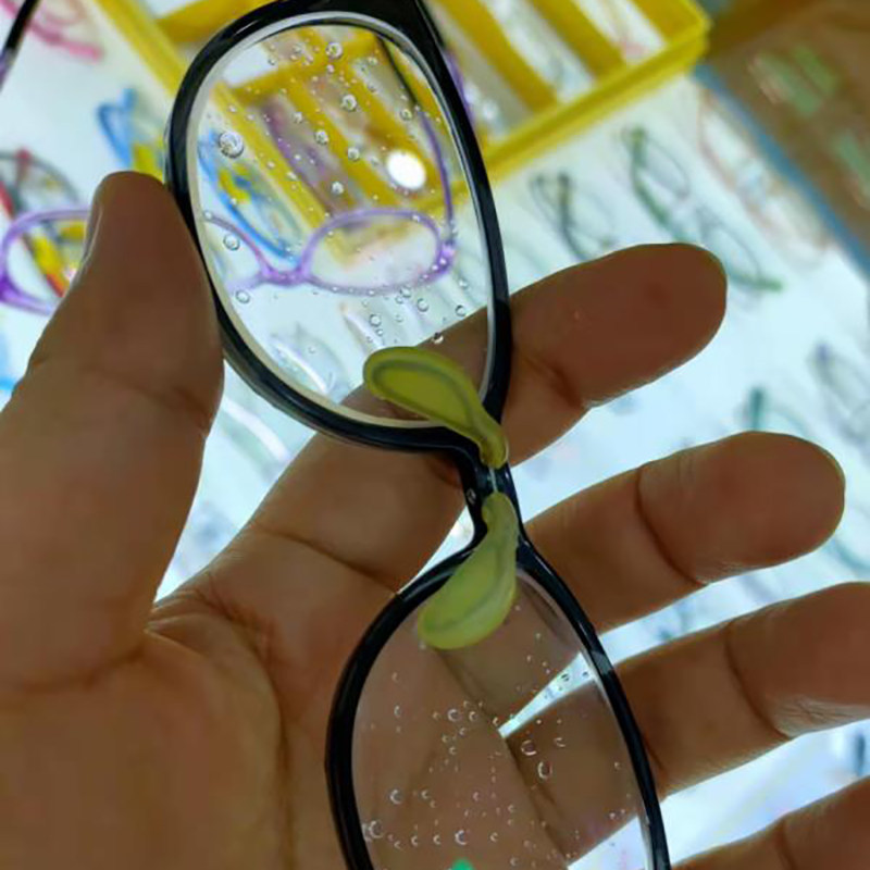 Semi-circular inserted nose pads, transparent, comfortable and non-slip