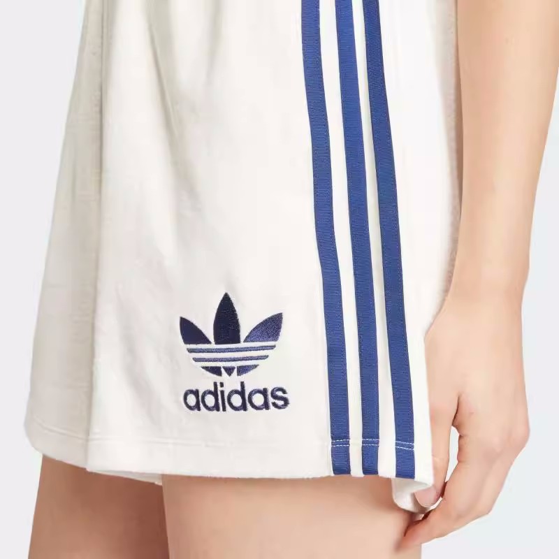 adidas阿迪达斯三叶草运动裤女子夏季休闲时尚短裤 IT9841 IR7472