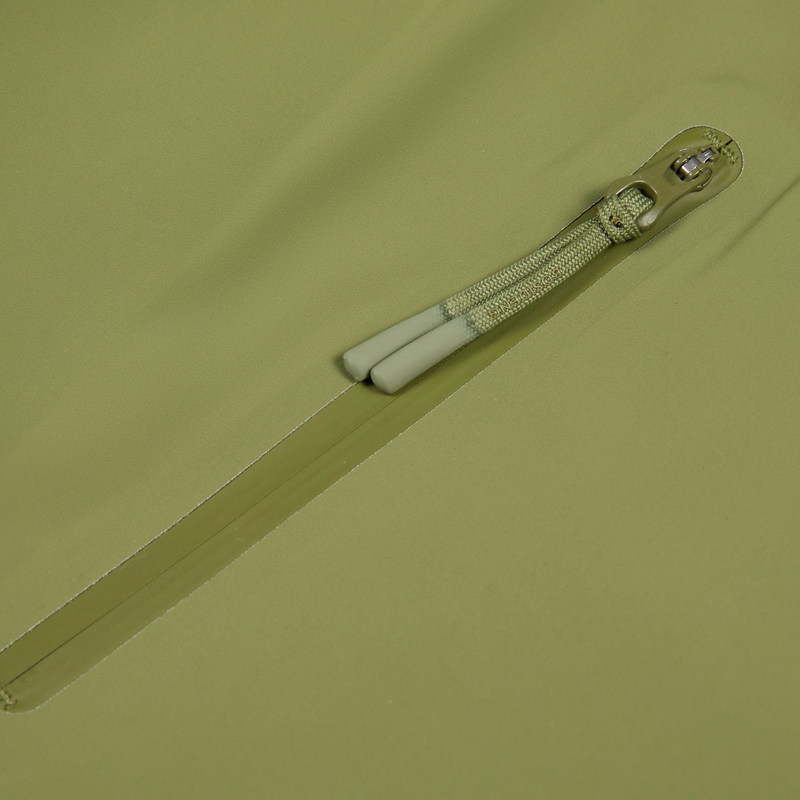 波司登男款舒适户外鹅绒立体剪裁防水透气专业羽绒服