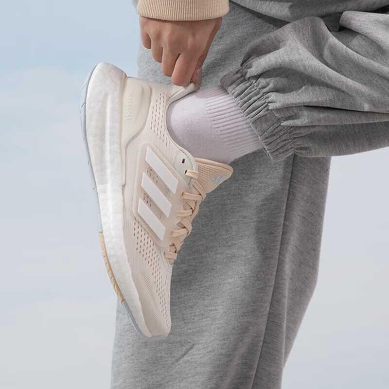 Adidas/阿迪达斯女鞋PUREBOOST减震耐磨运动鞋休闲跑步鞋 IF1535 - 图3