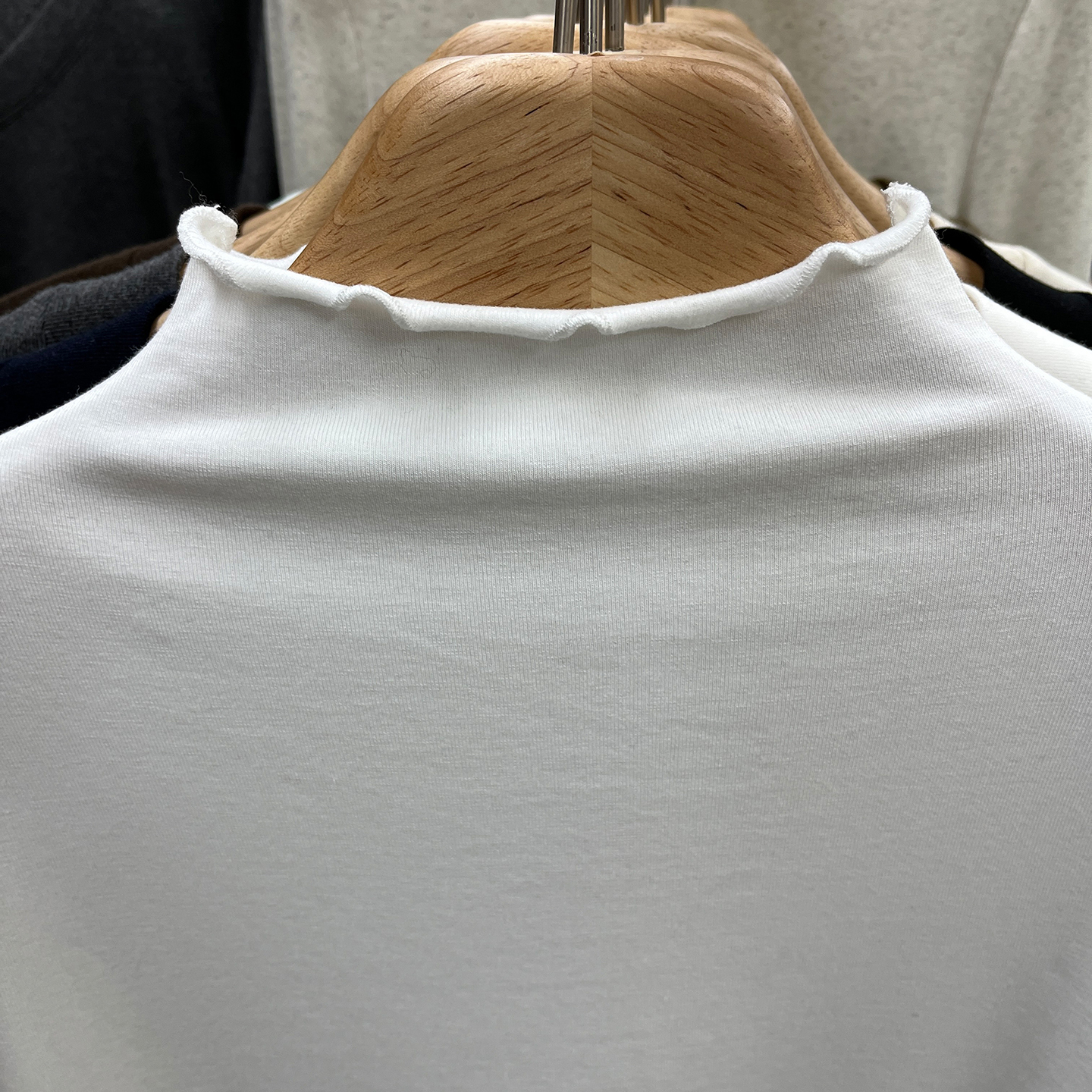 24HOURS韩国东大门女装2025新款半高领打底衫女气质内搭花边上衣 - 图1