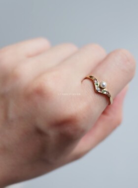 「甜飒」设计师款欧美风戒指配卫衣大衣毛衣裙子卫衣T恤显白美艳