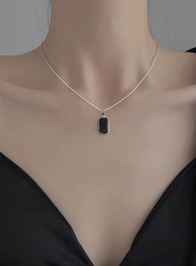 Z小姐999银黑色吊坠方牌毛衣项链