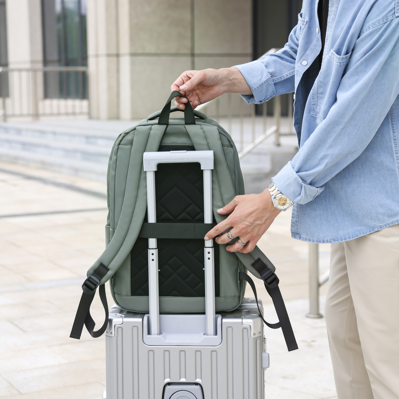 牛津防水商务风男士双肩包大容量通勤电脑包旅行背包独立鞋仓,淘宝优惠券,粉丝福利购,淘宝优惠卷