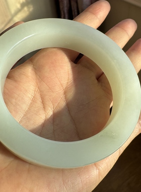 57.2圈新疆且末料和田玉高青白玉手镯微翠油膏料轮胎厚装玉镯子