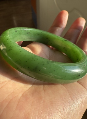 56圈和田玉碧玉手镯油糯乌兰海苹果绿无棉裂女士收藏玉镯鲜翠靓丽