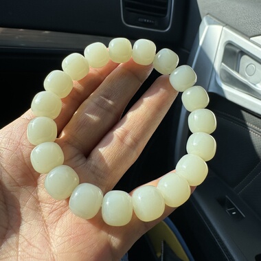 新疆和田玉白玉老型珠手链且末卡12暖白油膏过眼细料男女收藏级串