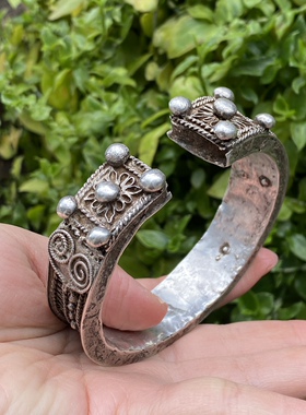 〓老工艺〓纯手工打造老银手镯 少数民族老手工银饰 镂空老银手镯