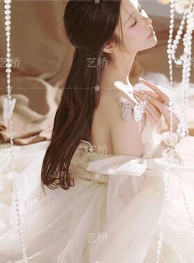 2024新款照相馆主题婚纱法式室内森系轻纱甜美服装摄影超仙拍照礼