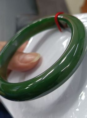 店主推荐俄罗斯碧玉菠菜绿平安镯色泽艳绿密度高油光四溢大方贵气