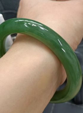 店长推荐俄罗斯碧玉猫眼圆条女玉镯柔亮密度高脂粉浓种老油润细糯