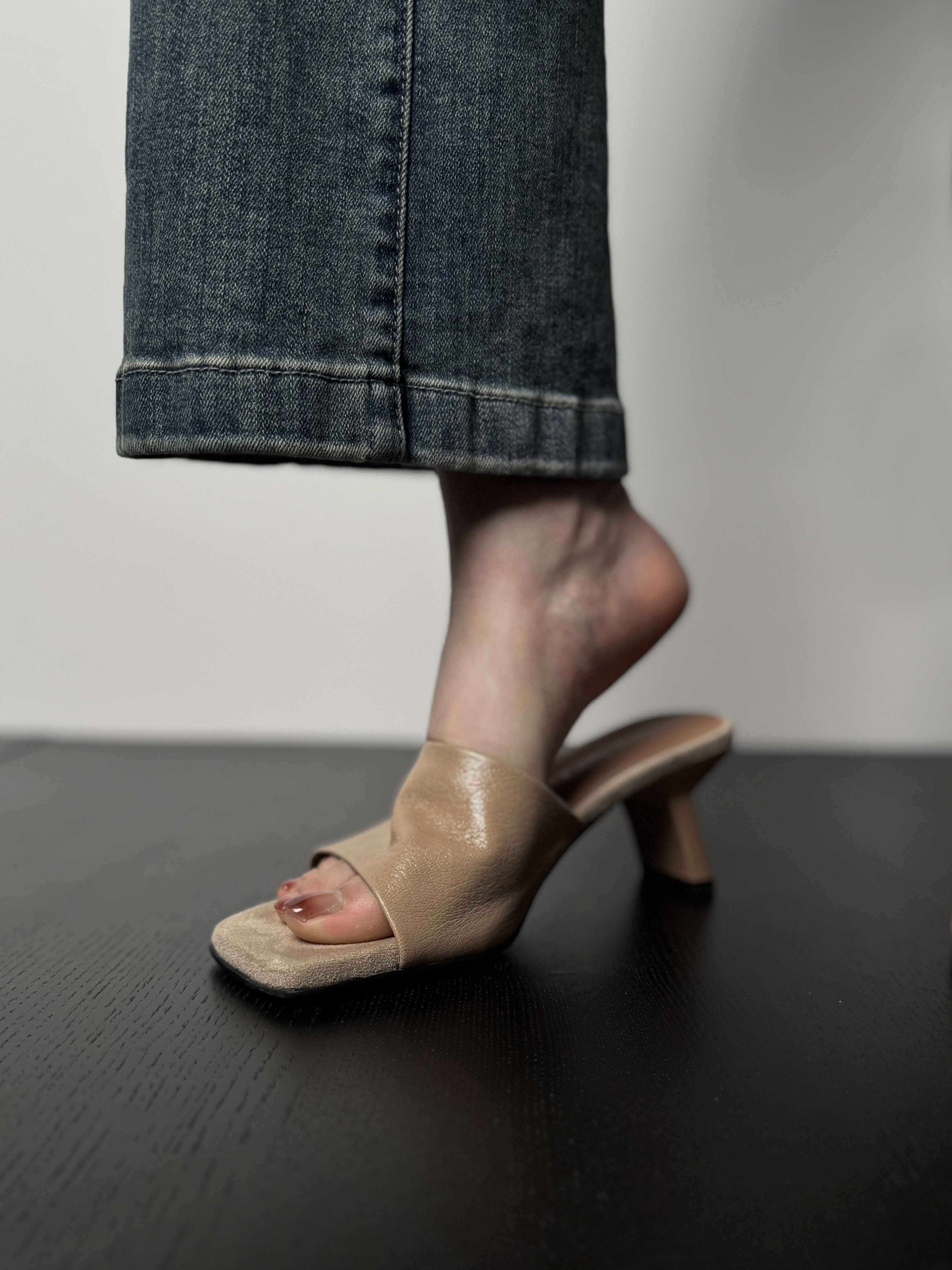 Fermina 小众粗跟拖鞋女夏季外穿一字拖百搭软面羊皮凉拖2024新款,淘宝优惠券,粉丝福利购,淘宝优惠卷