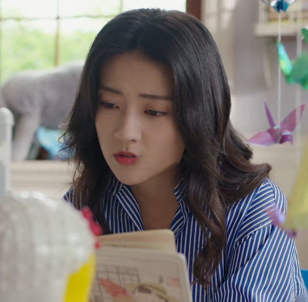 梁洁你是我的命中注定陈嘉欣同款韩版时尚条纹衬衫不规则高腰半裙