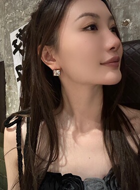 美拉德酒红色珐琅方钻耳钉